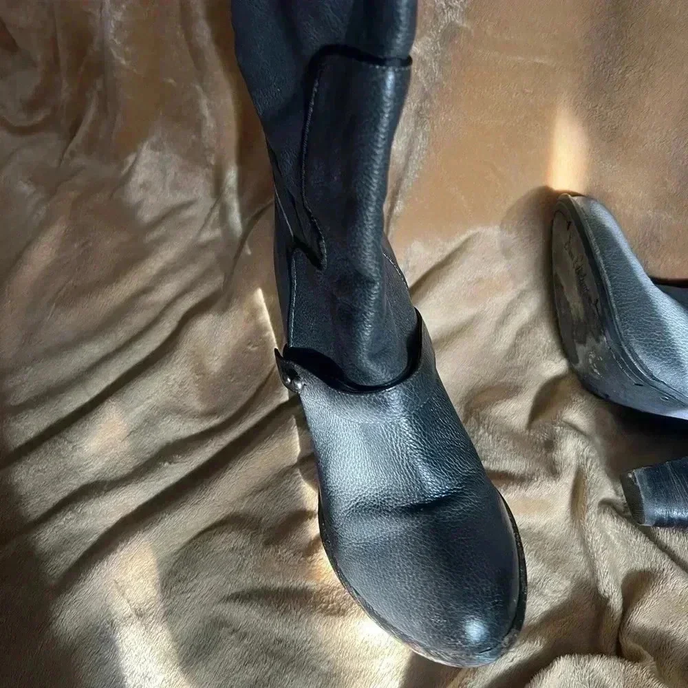 Knee-high high heeled, Sam Edelman, leather boot in charcoal gray - Picture 2 of 5